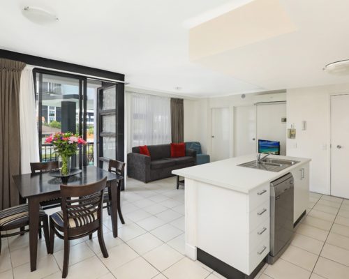 102-2-bedroom-broadbeach-accommodation-neptune-resort1