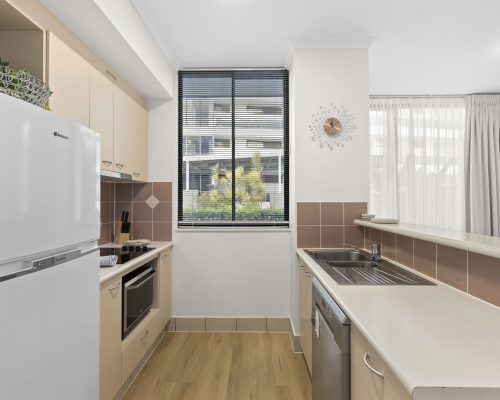 5-web-or-mls-32-surf-parade-01