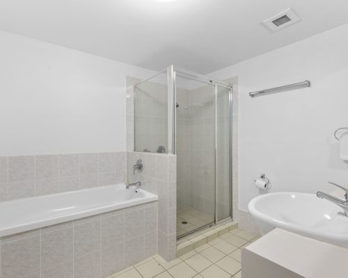 6-web-or-mls-32-surf-parade-01