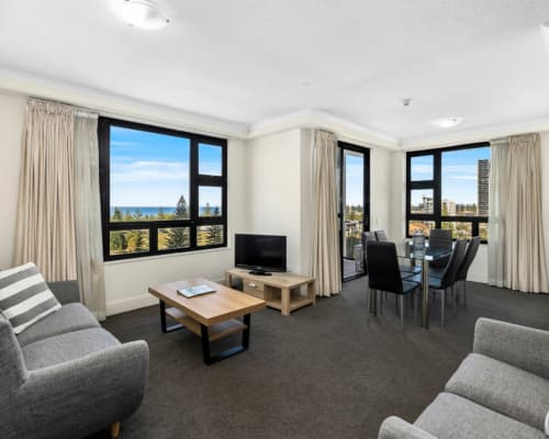 Broadbeach-Two-Bedroom-Apartments-unit-903-(2)