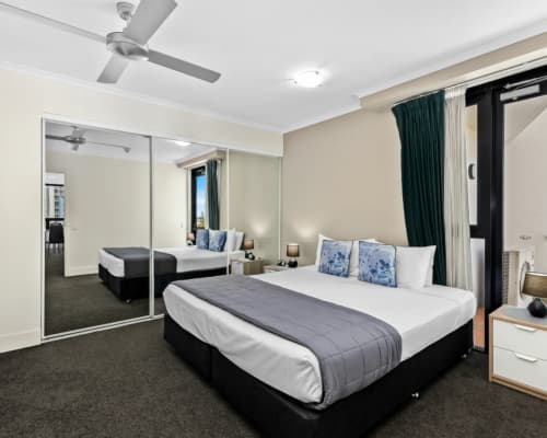 Broadbeach-Two-Bedroom-Apartments-unit-903-(7)