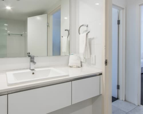 broadbeach-2-bedroom-sub-penthouse (1)