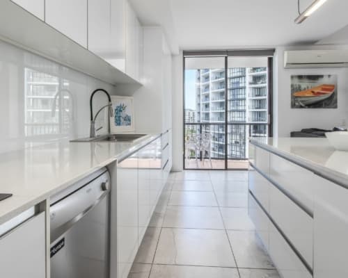 broadbeach-2-bedroom-sub-penthouse (14)