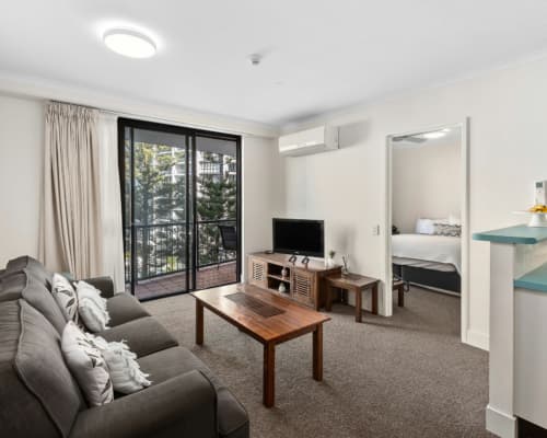 broadbeach-standard-one-bedroom-apartment-unit-506-(4)