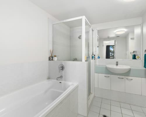 broadbeach-standard-one-bedroom-apartment-unit-506-(7)