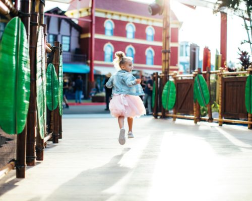 dreamworld-little-girl-in-pink-tutu-running