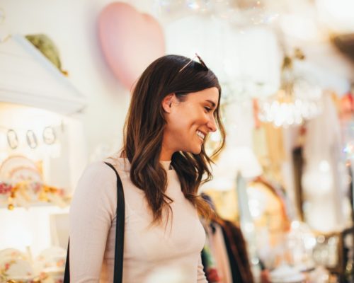 hinterland-woman-shopping-in-homewares-and-glass-shop-(2)